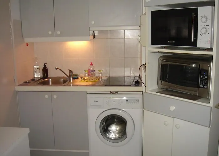 شقة 2p Climatise Avec Loggia Et Garage - - Fr-1-680-12 *